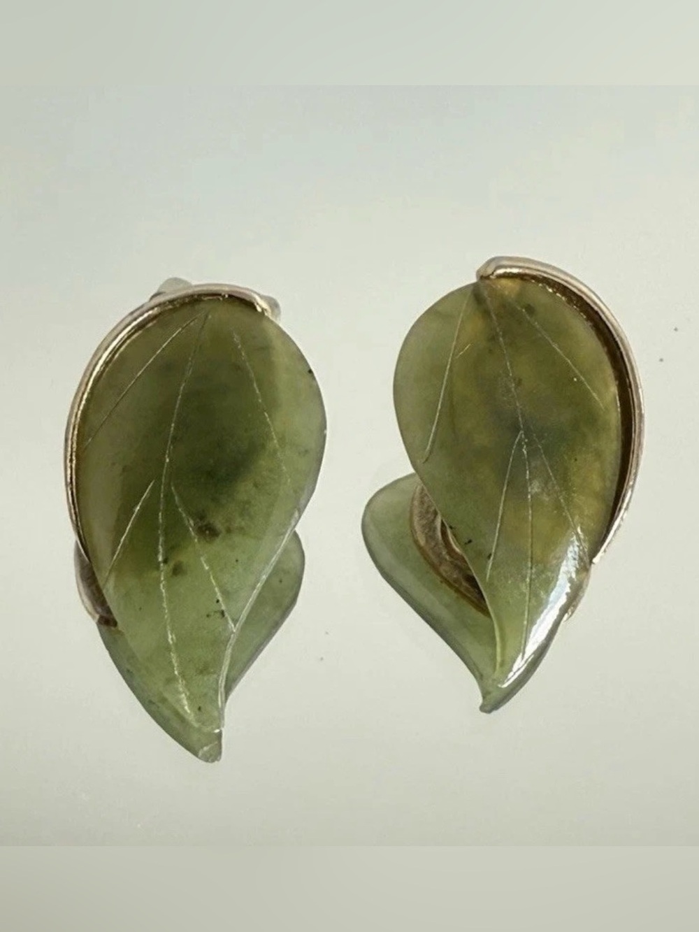 Vintage Swoboda Green Jade Leaf Clip On Earrings Gold Tone Carved Stone MCM